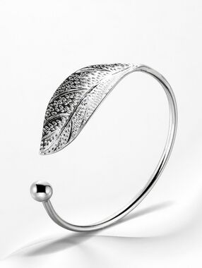 STERLING 925. TURNING A NEW LEAF BANGLE